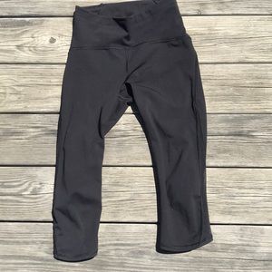 Lulu Crop Leggings (Black)